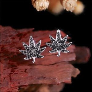New Sterling Silver Leaf Studs